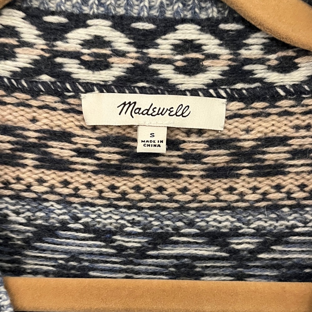 Patterned V-Neck Sweater - Picture 2 of 3